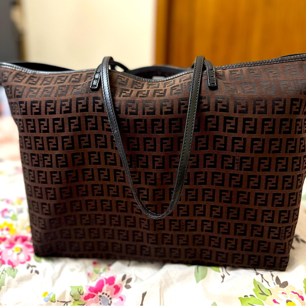 Authetic Fendi Tote bag.